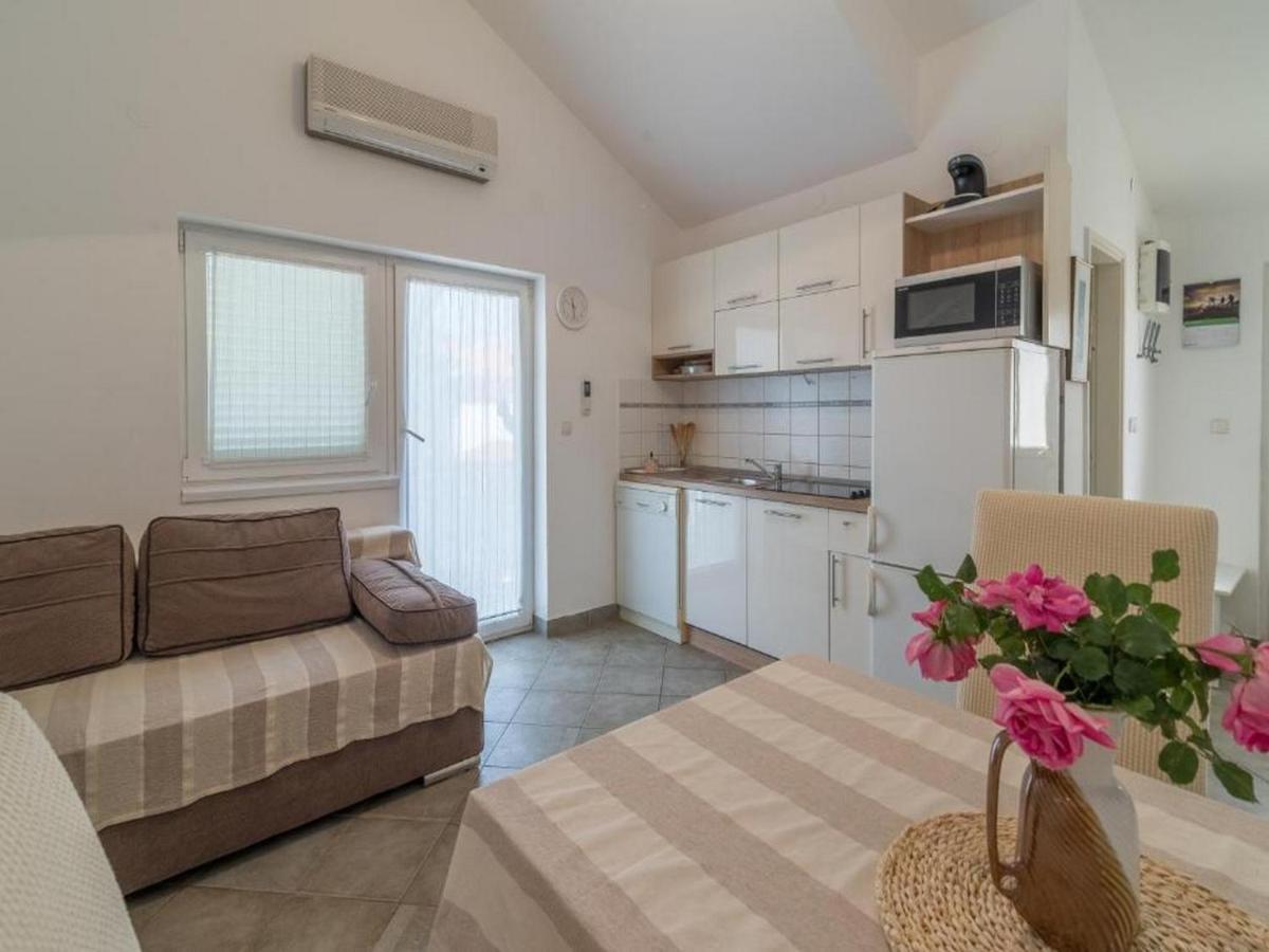 Apartmani Lucia Biograd Biograd Na Moru Exteriér fotografie