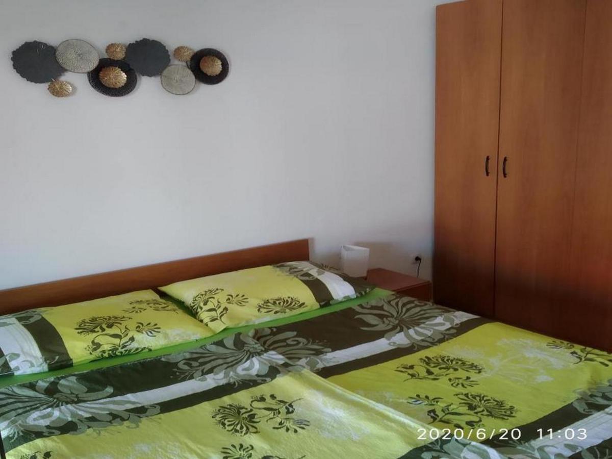 Apartmani Lucia Biograd Biograd Na Moru Exteriér fotografie