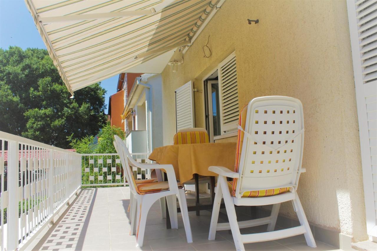 Apartmani Lucia Biograd Biograd Na Moru Exteriér fotografie