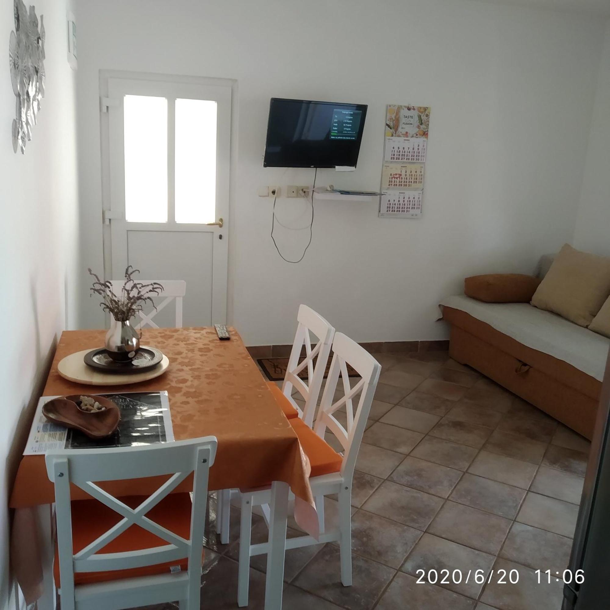 Apartmani Lucia Biograd Biograd Na Moru Exteriér fotografie